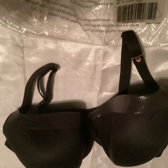 Victoria’s Secret Body by Victoria Perfect Coverage 40DDD Black Bra - Picture 5 of 11